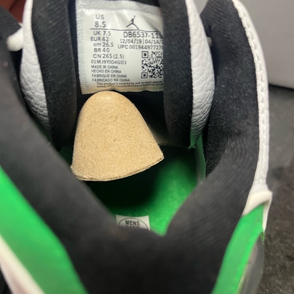 Sz 8.5 retro 13s green & white like new - Picture 7 of 8